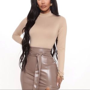 🔥🔥 Fashion Nova Nude Long Sleeve Bodysuit